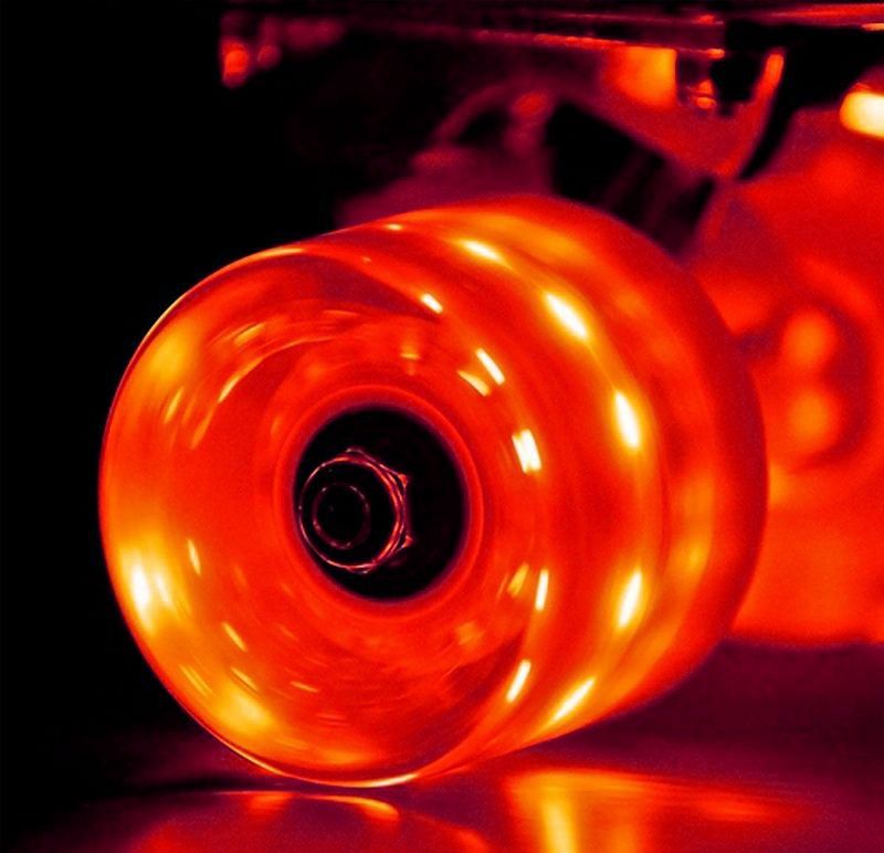 Скейтборд пластиковый Classic 26" 146315 YWHJ-28 со светящимися колесами, красный  